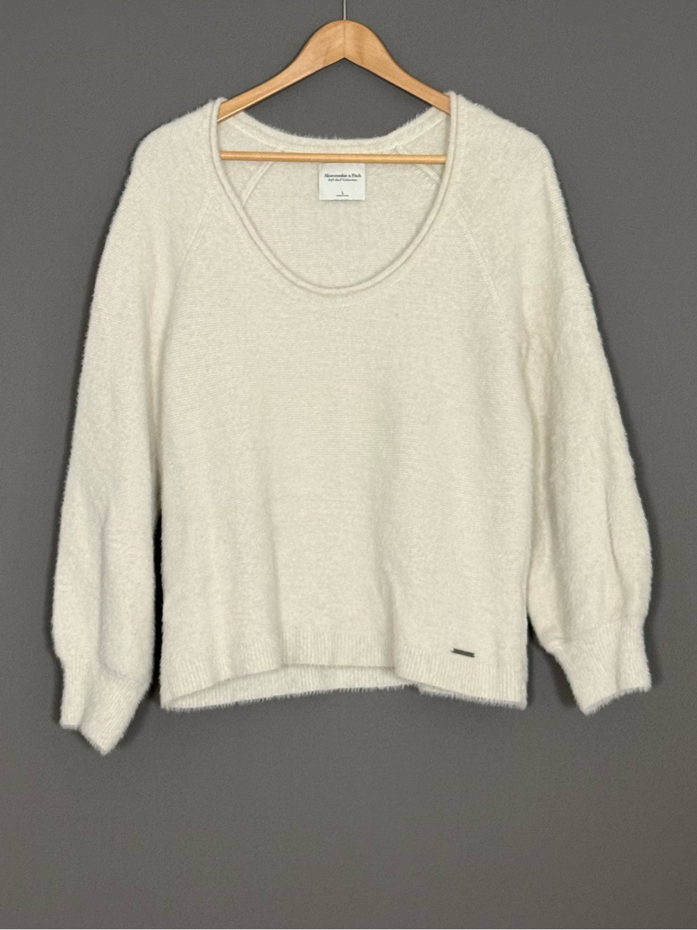 Abercrombie & Fitch Soft AF Fuzzy Cozy Scoop Neck Sweater Womens Large